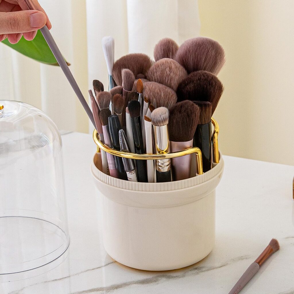 Makeup-Brush-Holder-with-Lid